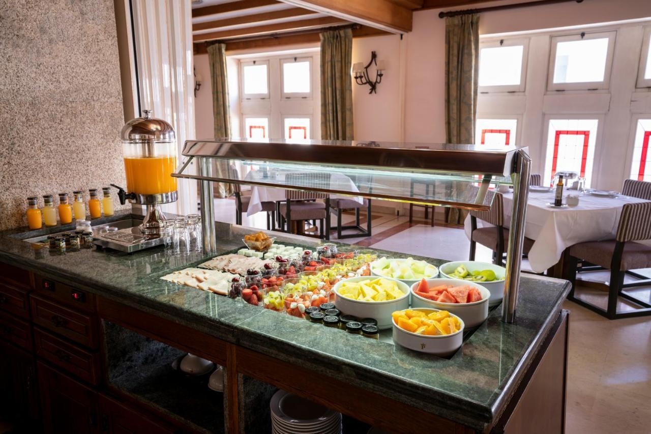 Parador De Vilalba Bagian luar foto