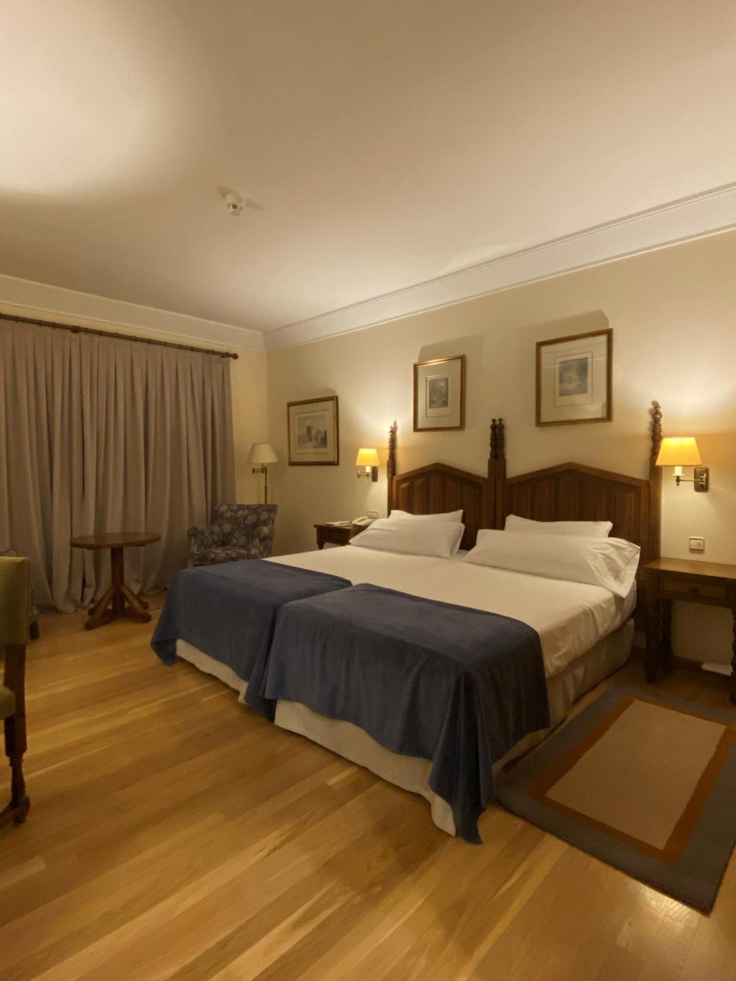Parador De Vilalba Bagian luar foto