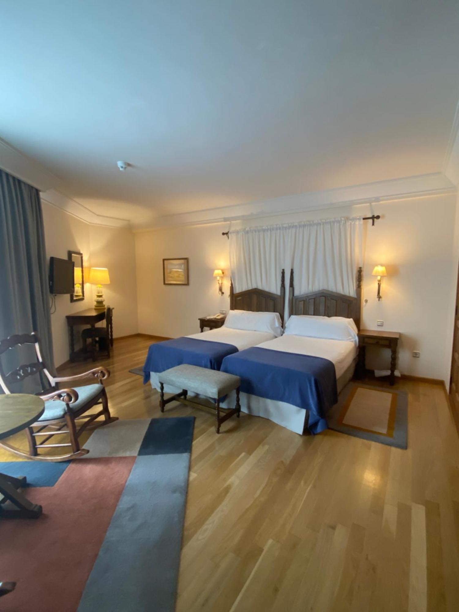 Parador De Vilalba Bagian luar foto